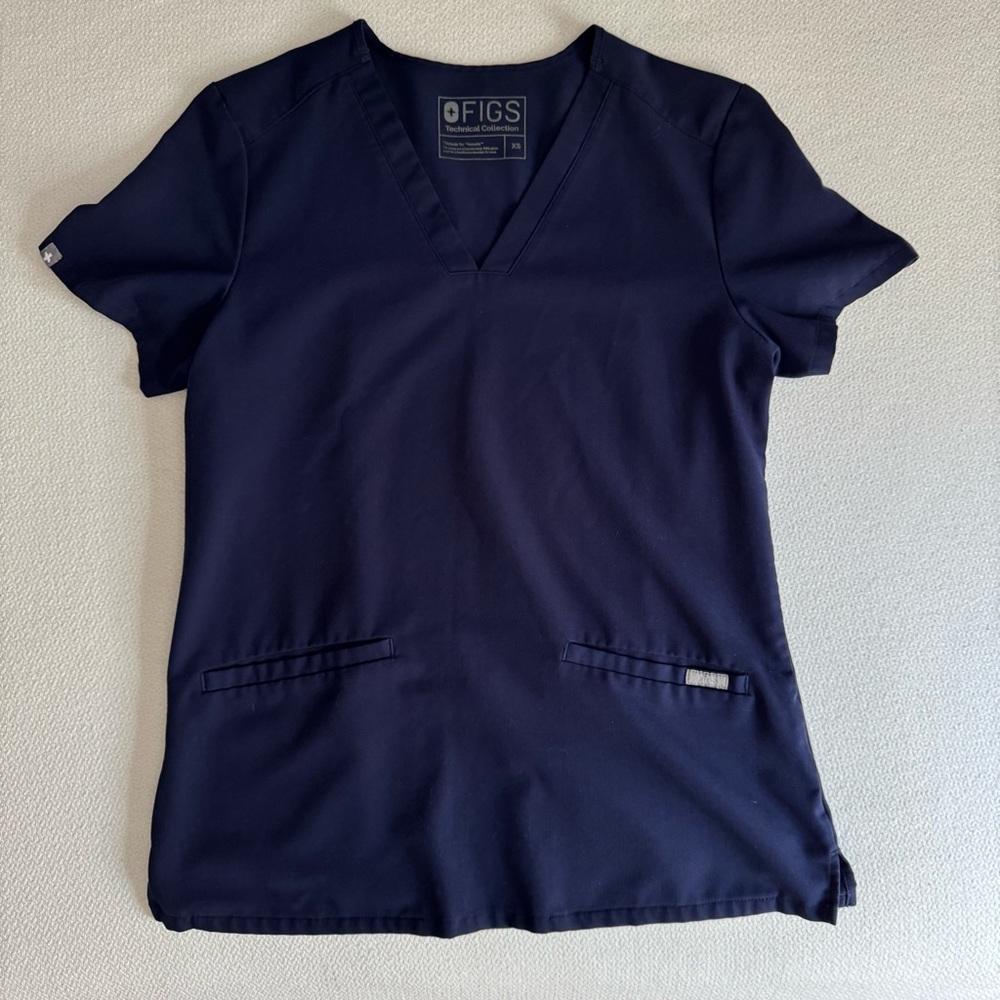 Figs Women's Navy Scrub Top
